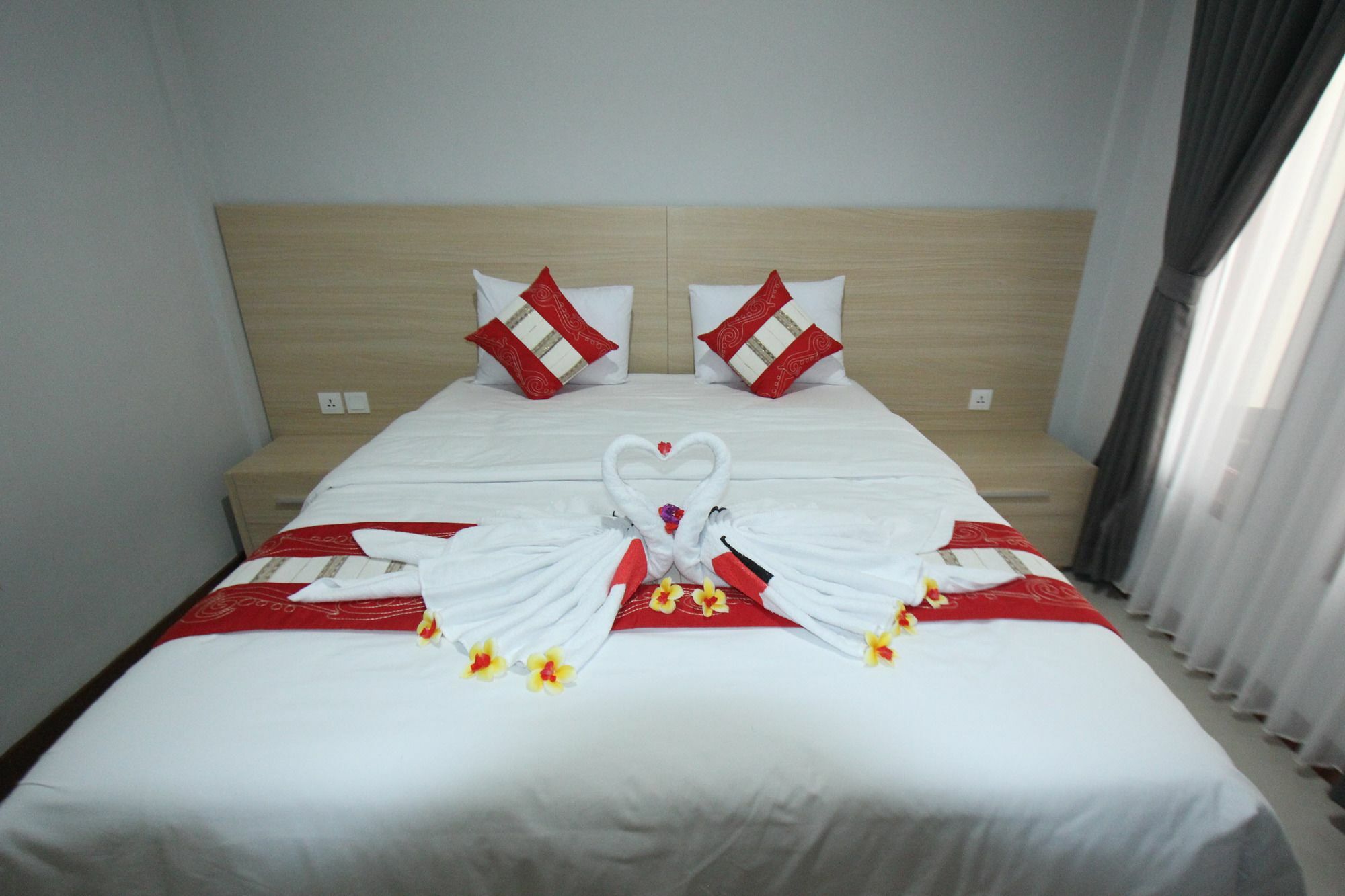 Tom Guest House Легиан Экстерьер фото